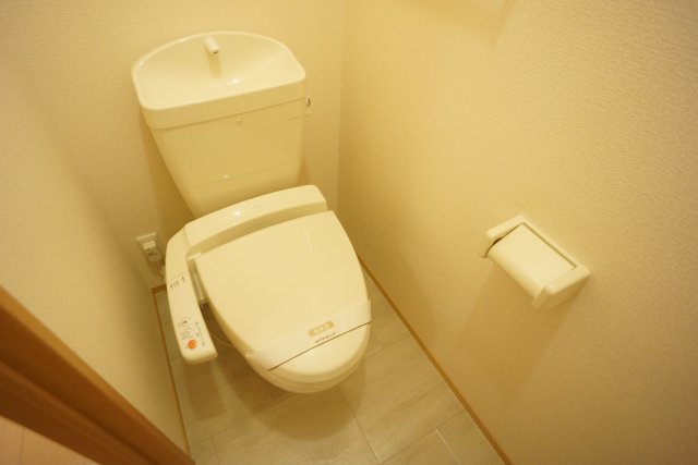トイレ　コンパクトで使いやすいトイレです♪