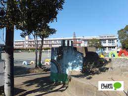 小学校　千葉市立鶴沢小学校（小学校）まで595m