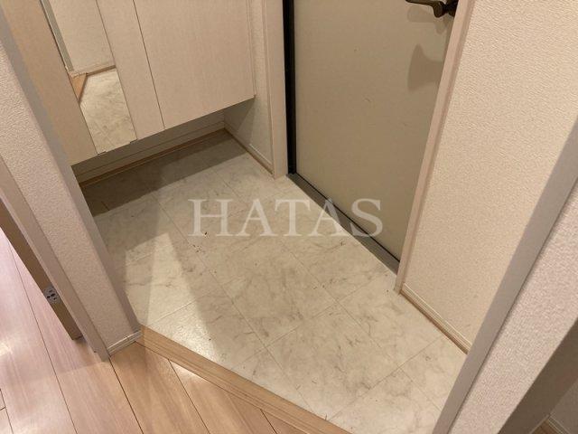 玄関　同物件別部屋です。