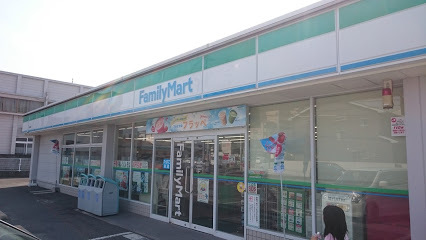 コンビニ　ファミリーマート（コンビニ）まで207m