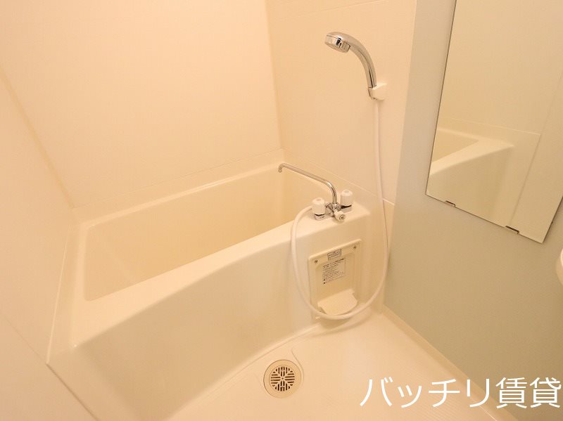バス・シャワールーム　※同型タイプの為現状優先