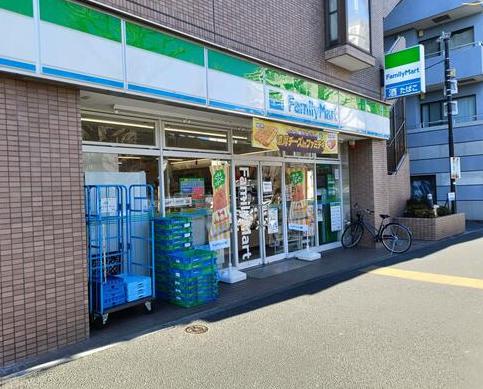 コンビニ　ファミリーマート杉並成田東五丁目店（コンビニ）まで307m