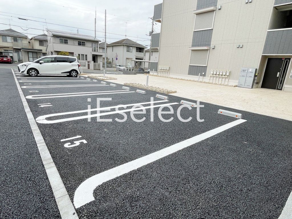 駐車場　敷地内駐車場は限りがありますのでご確認ください。