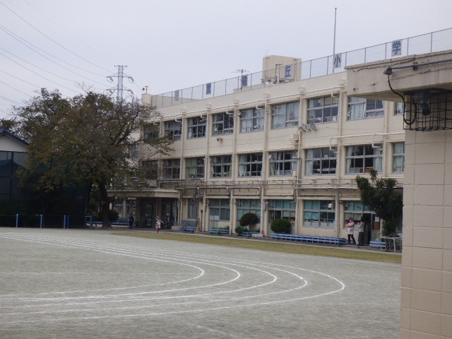 小学校　世田谷区立武蔵丘小学校（小学校）まで240m