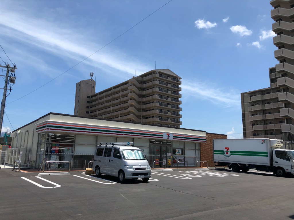 コンビニ　セブンイレブン小倉錦ケ丘店（コンビニ）まで345m