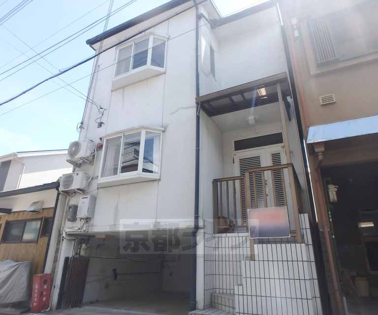鷹峯旧土居町貸家の外観写真