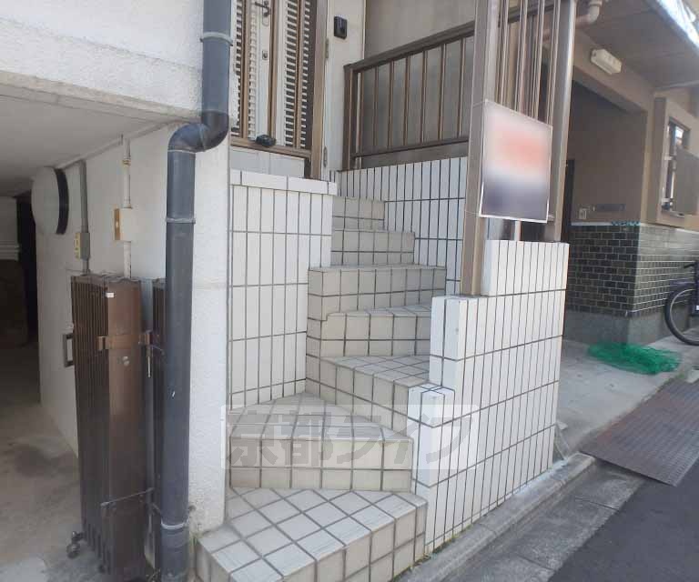 鷹峯旧土居町貸家の外観写真