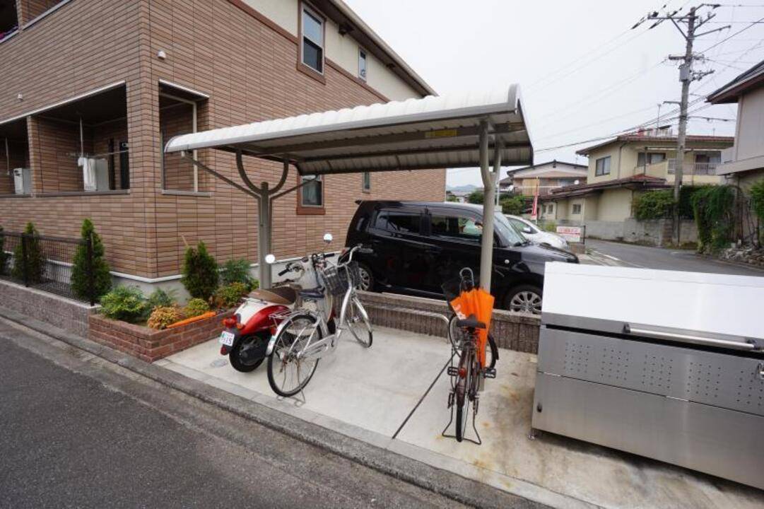 駐車場　駐輪場