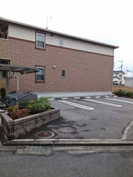 駐車場　駐車場
