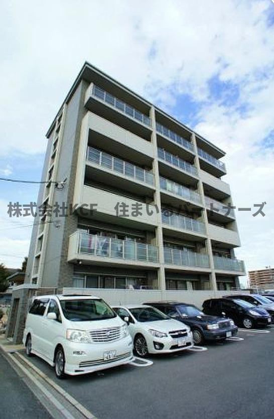 建物外観　落ち着いた雰囲気の外観です