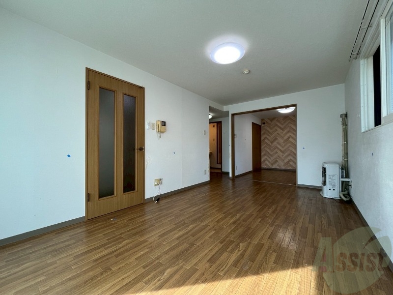 居室・リビング　広くてキレイなお部屋が広がっていて、充実した生活が送れそう。