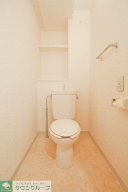 トイレ　※写真は同タイプ住戸です。