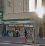 コンビニ　ファミリーマート小金井本町店（コンビニ）まで300m