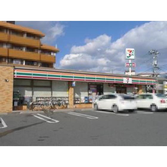コンビニ　セブンイレブン広島中須店（コンビニ）まで357m