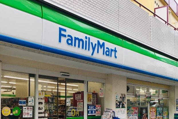コンビニ　ファミリーマート 笹塚三丁目北店（コンビニ）まで356m