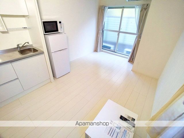 クレイノラメールエムズの居間写真