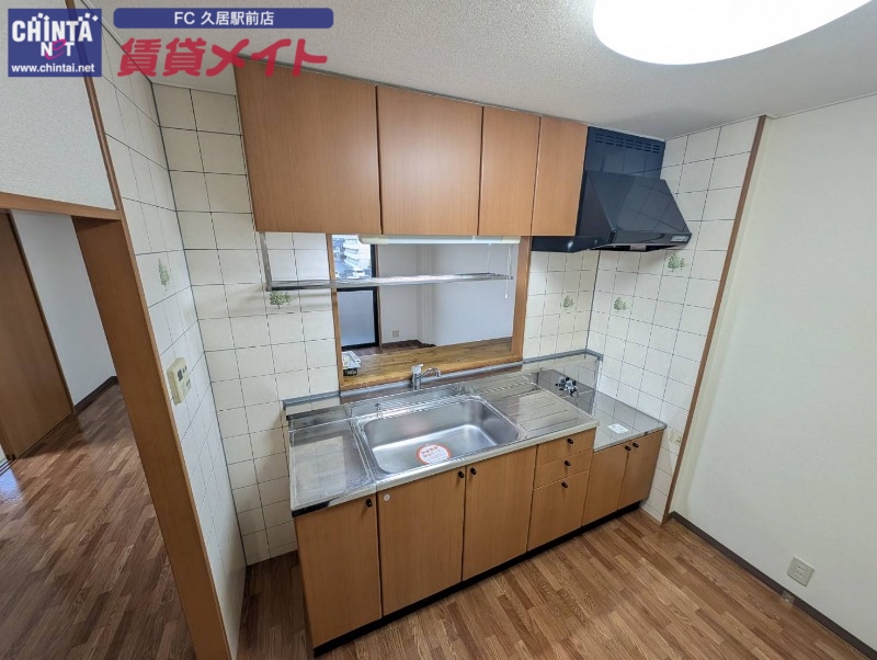 キッチン　同物件別部屋写真
