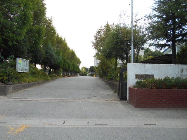 中学校　春日部市立大沼中学校（中学校）まで328m