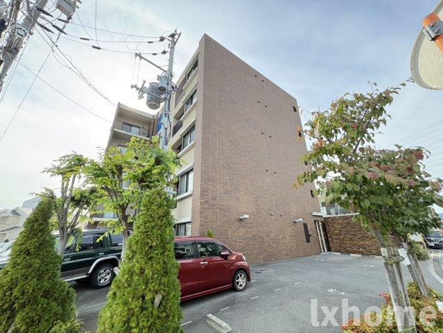 建物外観　落ち着いた雰囲気の外観です