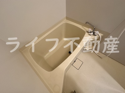 バス・シャワールーム　ゆったり過ごせるお風呂です