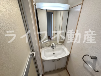 洗面設備　独立洗面化粧台付き