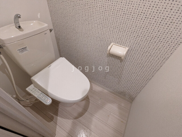 トイレ　温水洗浄便座付き