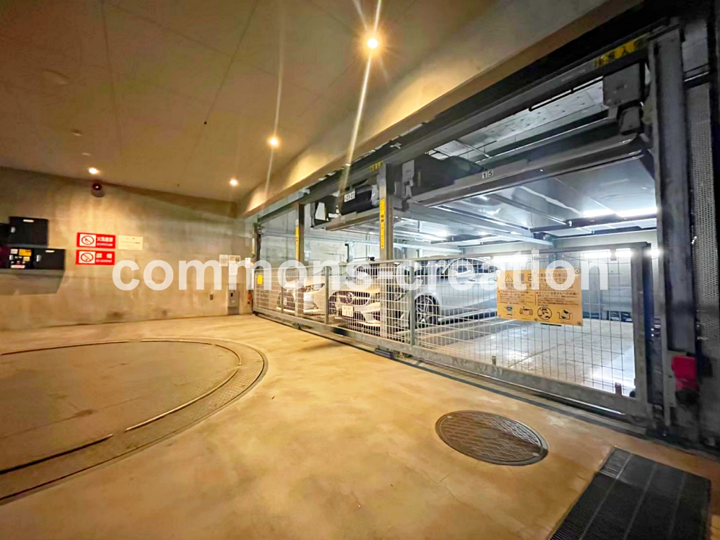 銀行　三菱UFJ銀行中目黒駅前支店（銀行）まで129m