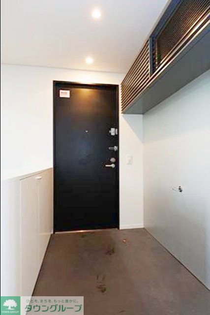 玄関　※写真は同タイプ住戸です。