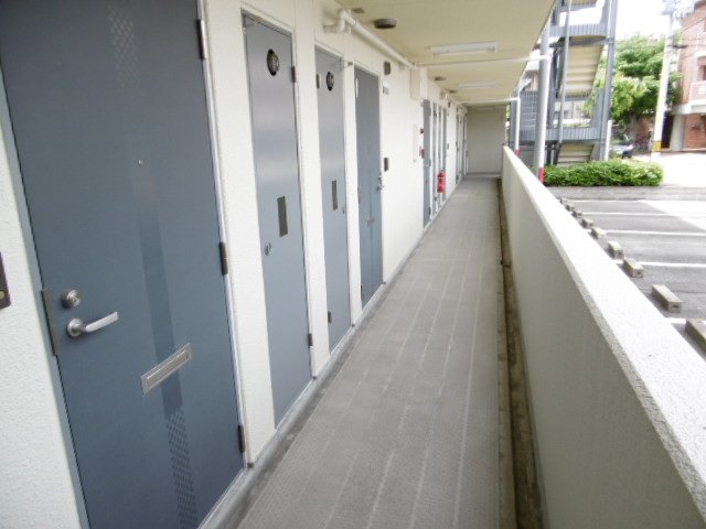 ロビー　広々としていて、上品で落ち着いた雰囲気のロビー。