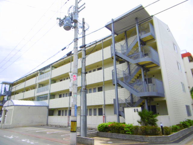 建物外観　オシャレな外観。この周辺では飛びぬけて目立っています。