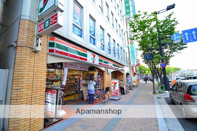 コンビニ　セブンイレブン（コンビニ）まで470m