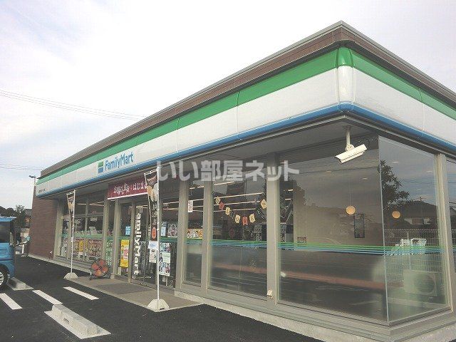 コンビニ　ファミリーマート各務原市民プール前店（コンビニ）まで307m
