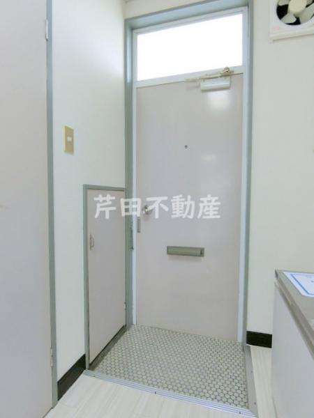 玄関　写真は別のお部屋のイメージです。現況優先