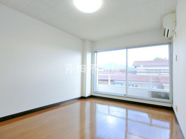 居室・リビング　写真は別のお部屋のイメージです