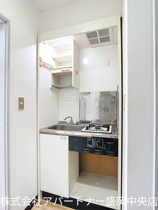 キッチン　※画像は202号室です。