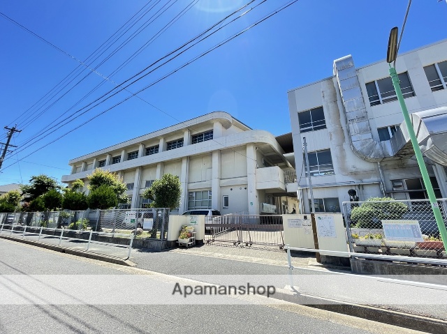 小学校　小碓小学校（小学校）まで507m