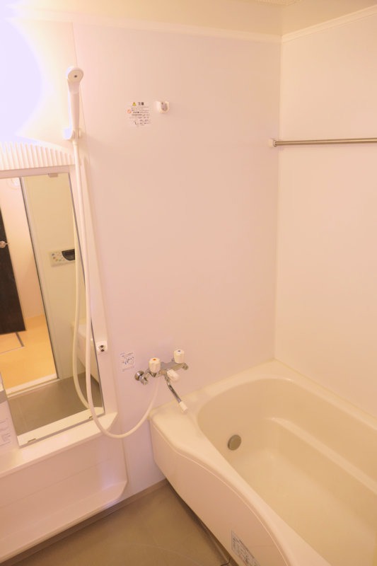 バス・シャワールーム　便利な浴室乾燥機付きバスルーム♪