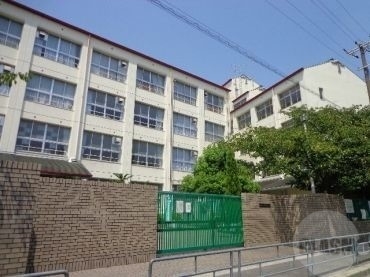 小学校　大阪市立豊里南小学校（小学校）まで369m