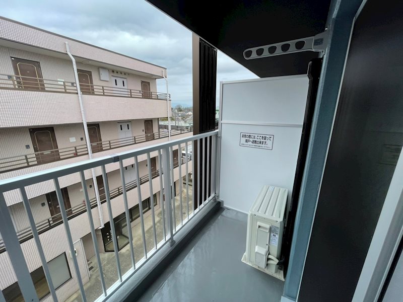バルコニー　＊別部屋参考になります。
