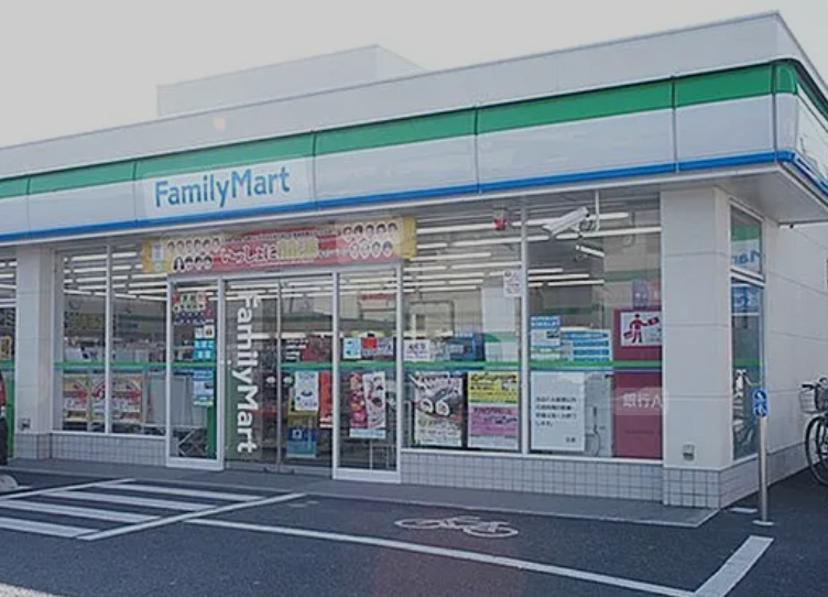 コンビニ　ファミリーマート岡山彦崎店（コンビニ）まで711m