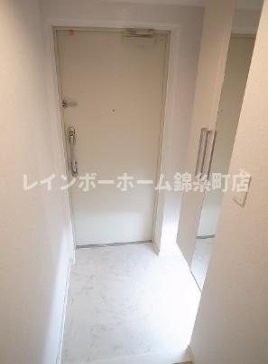 玄関　※建築中のため、同施工物件参考写真