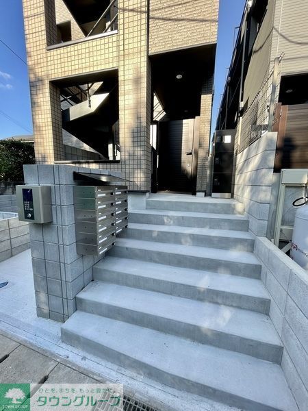 エントランス　お問合せはタウンハウジングまで！※現地待合わせ相談可能