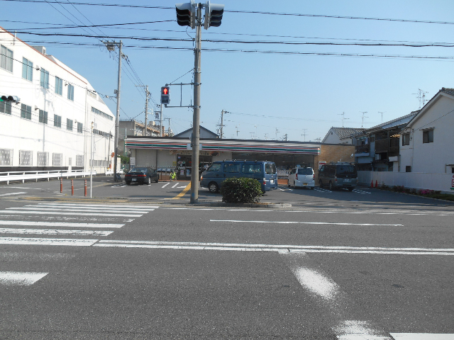 コンビニ　セブンイレブン守口東光町２丁目店（コンビニ）まで326m