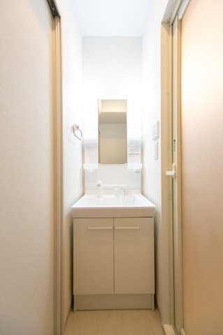 洗面設備　※写真は同タイプ住戸です。