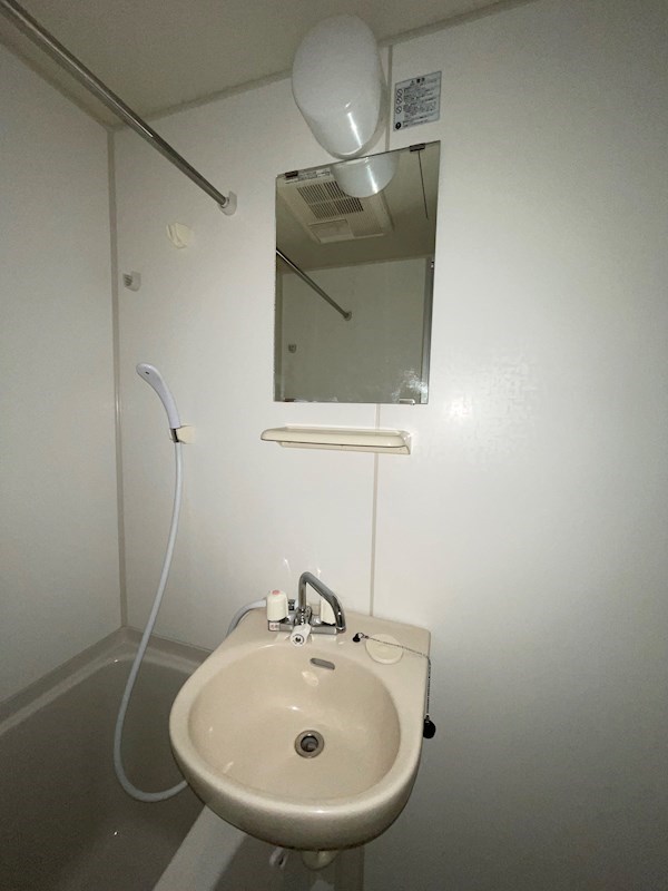 洗面設備　同仕様