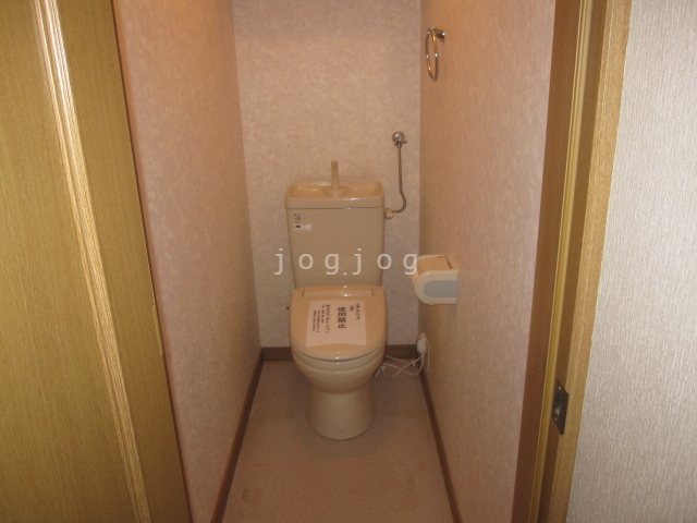 トイレ　２０１号室の写真になります。