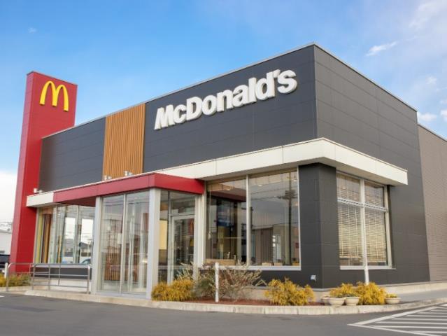 飲食店　マクドナルド開成店（飲食店）まで632m
