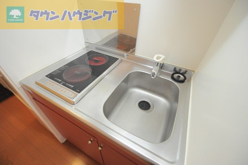 キッチン　2口電気コンロ（ラジエントヒーター）