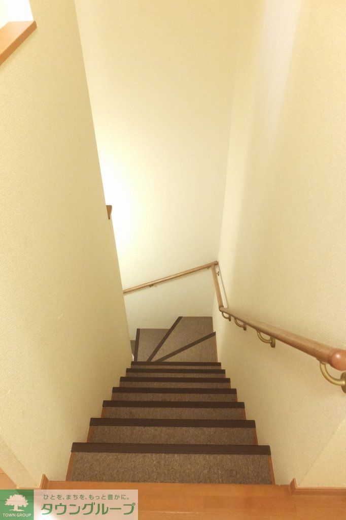 玄関　２F室内専用階段
