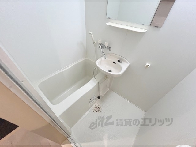 バス・シャワールーム　バス